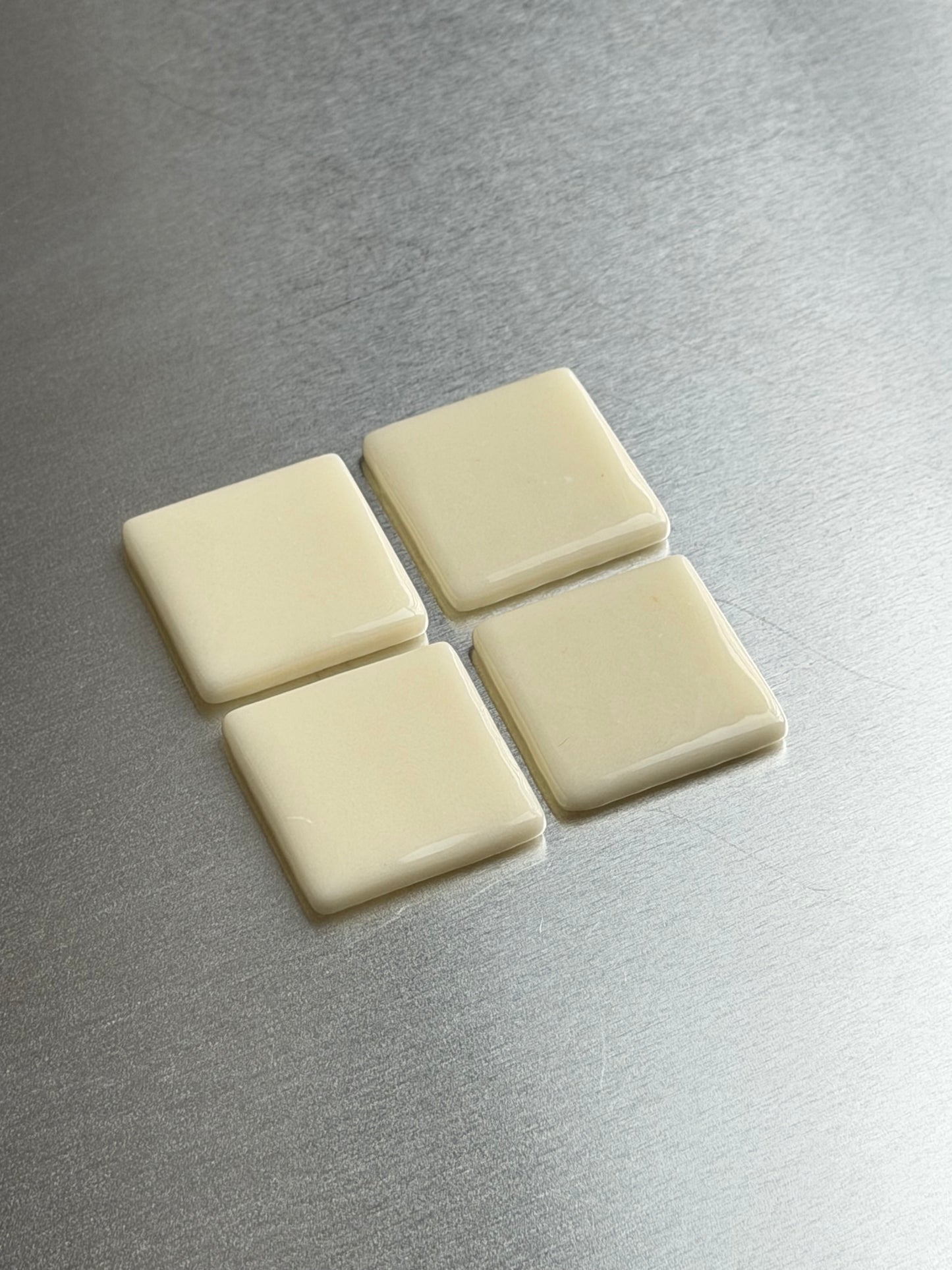 mavo-color-off-white
