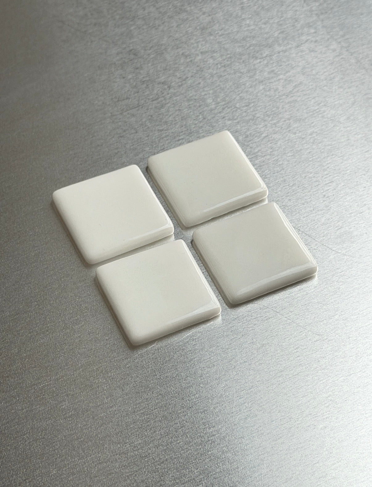 mavo-color-weiss